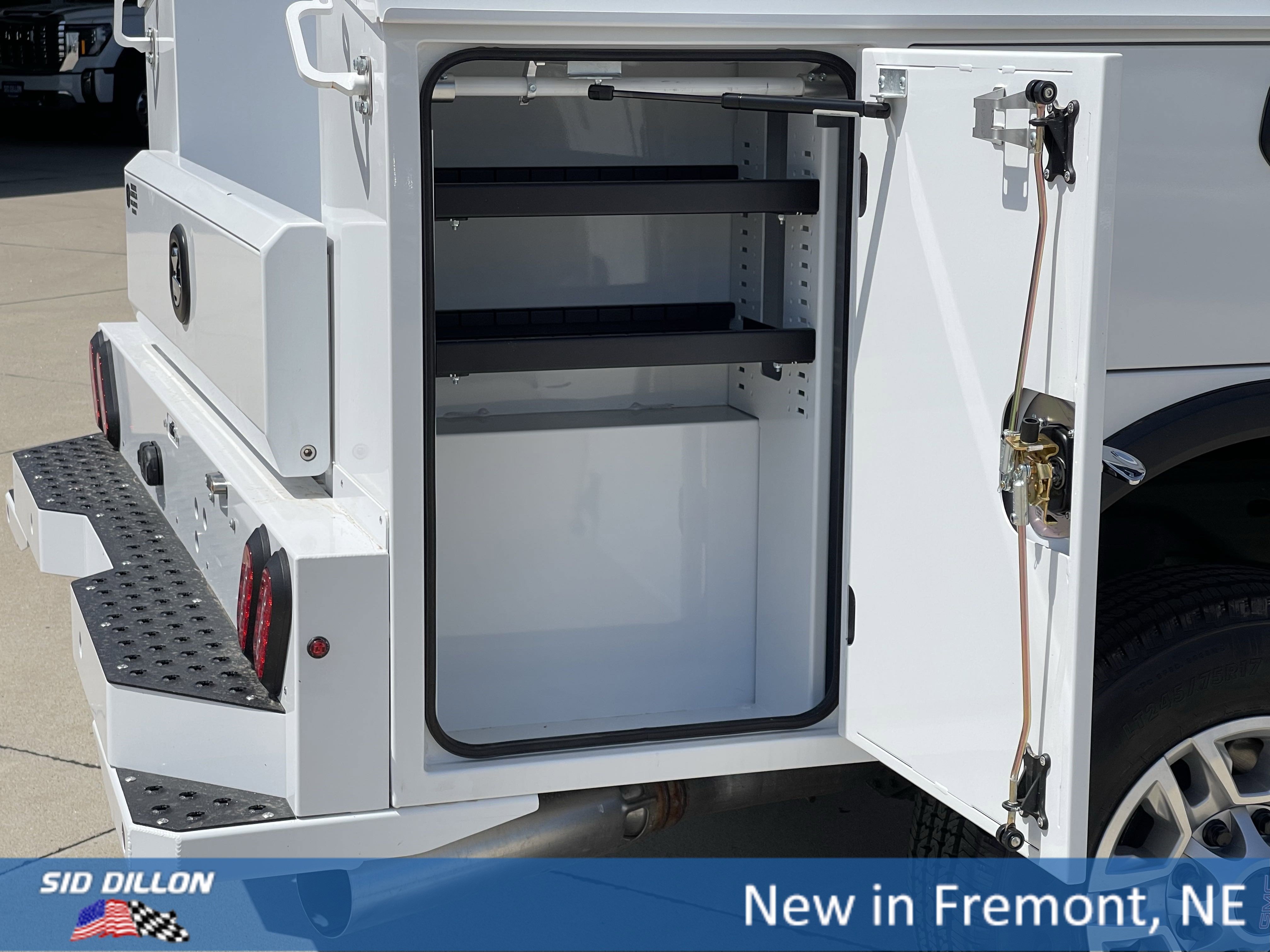 2025 GMC Sierra 2500HD SLE - Photo 16