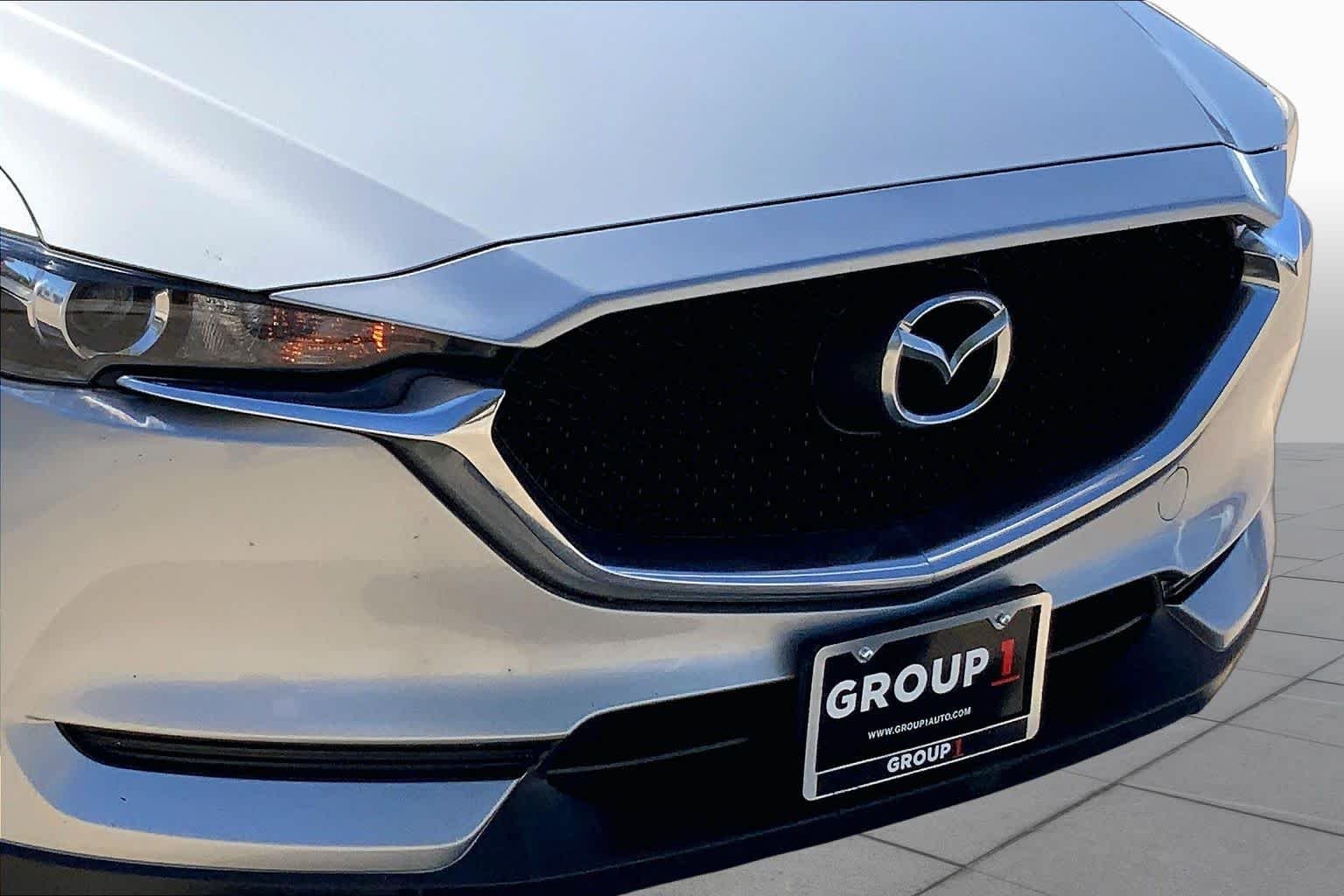 Used 2017 Sonic Silver Metallic Mazda Sport image 29