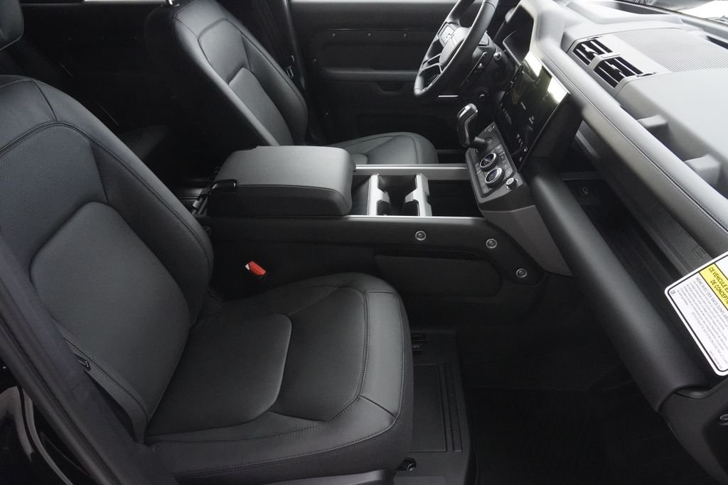 2026 Land Rover Defender V8 - Photo 23
