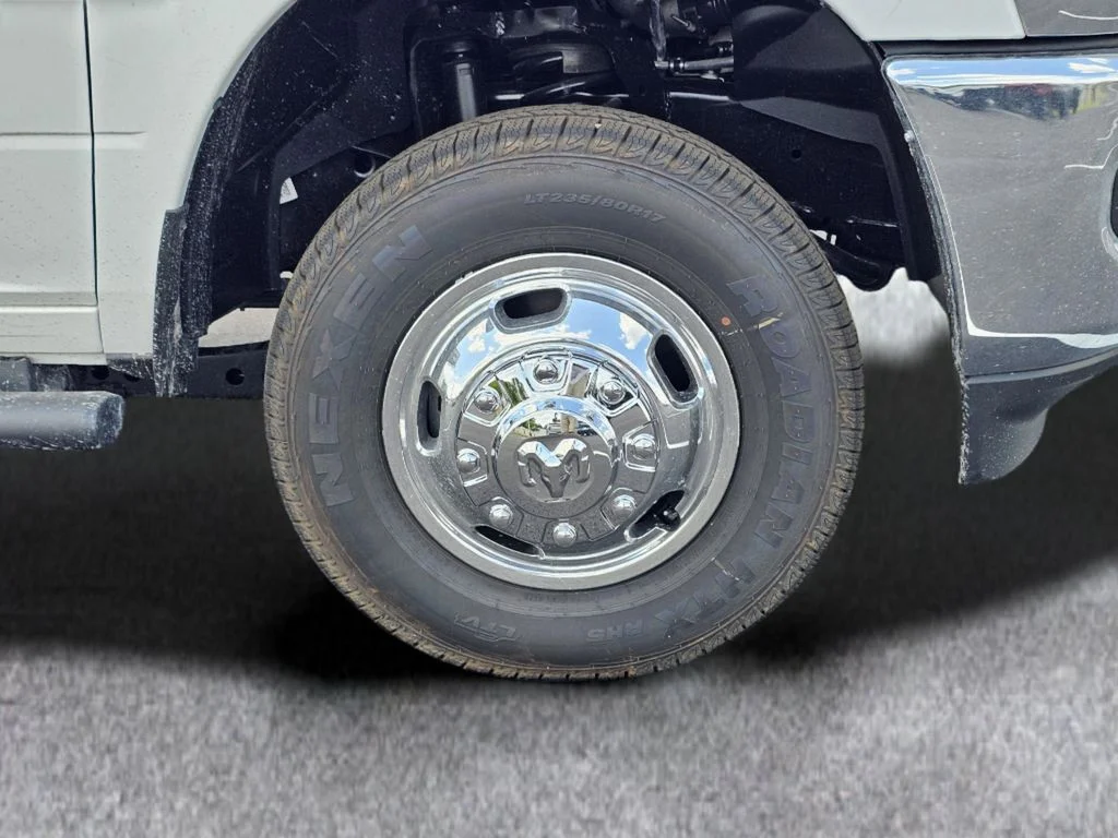 New 2026 Bright White Clear-Coat Exterior Paint RAM Tradesman image 6