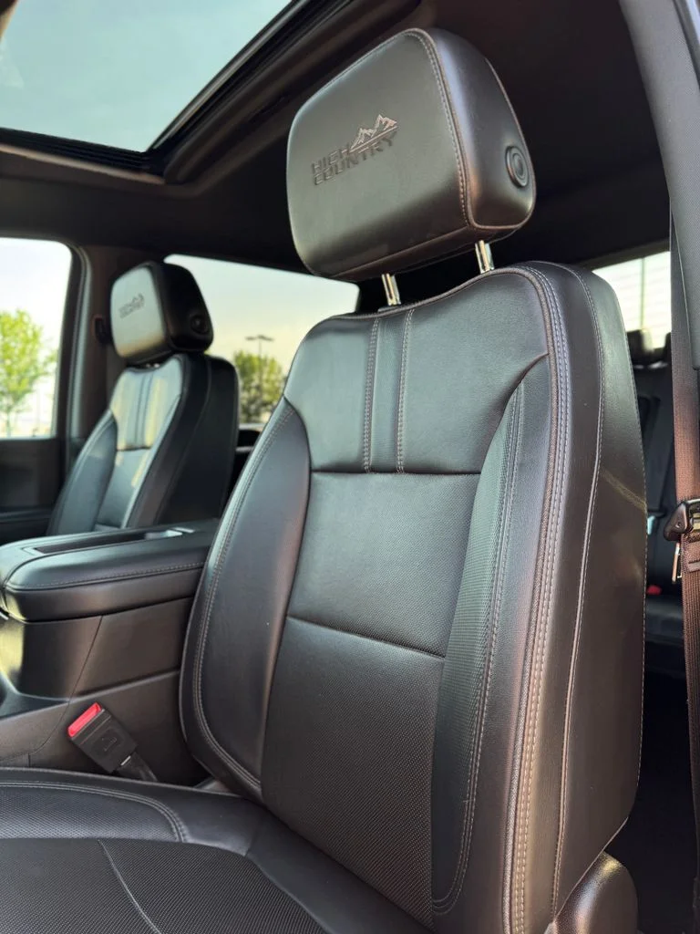 Used 2022 Silver Ice Metallic Chevrolet High Country image 31
