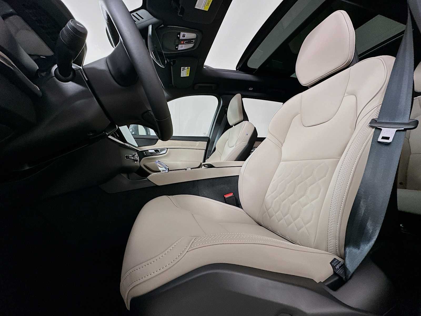 New 2026 Vapour Grey Volvo Plus image 18