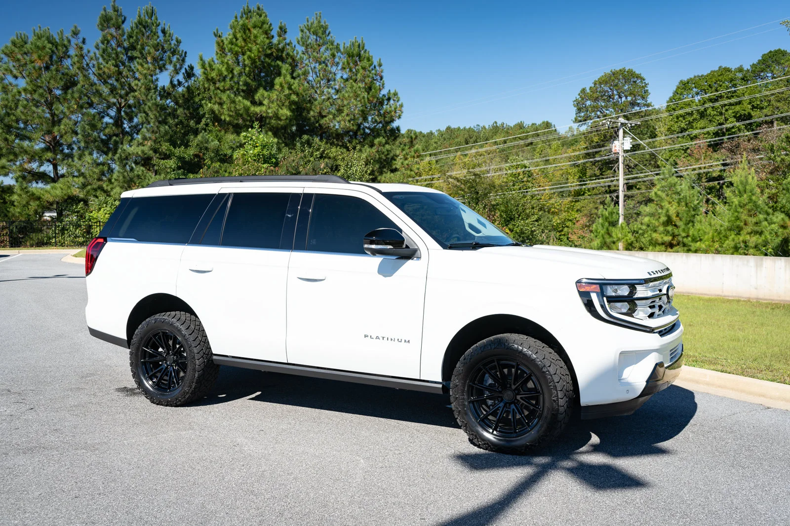 Used 2027 White Ford Platinum image 21
