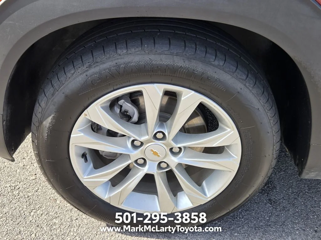 Used 2022 Red Chevrolet LS image 16