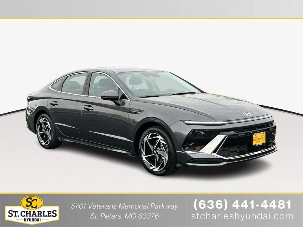 Used 2026 Gray Hyundai SEL Sport image 1
