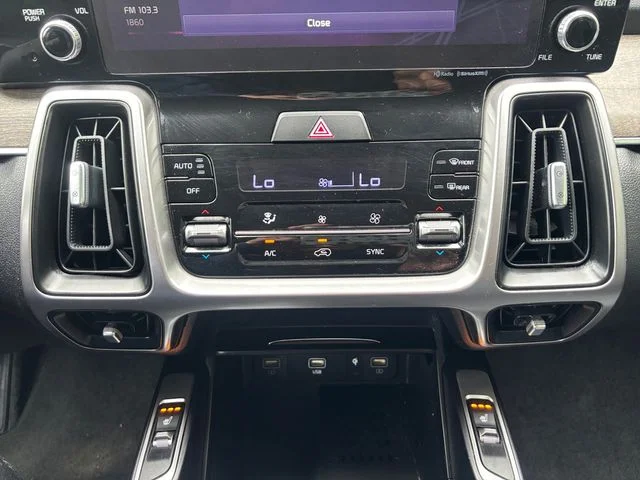 Used 2023 Aruba Green Kia X-Line S image 21