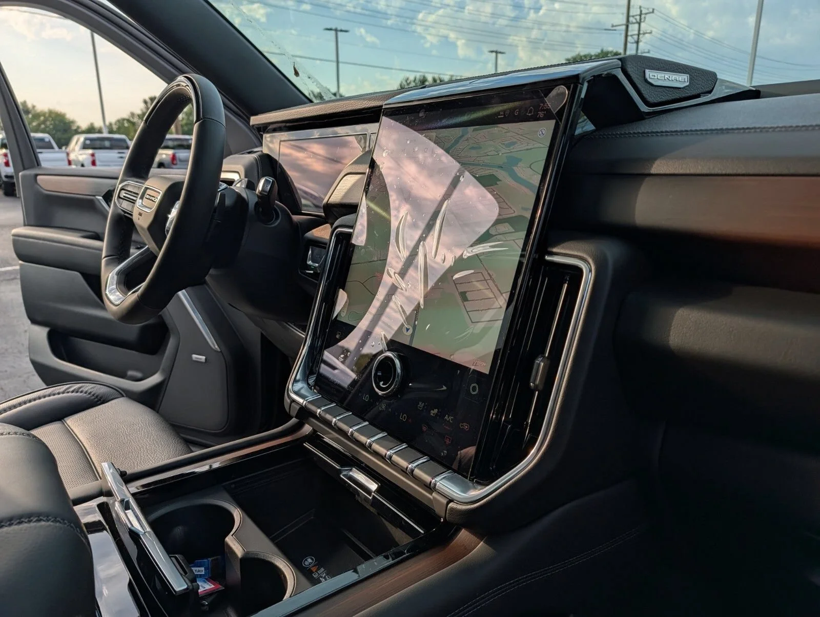 2026 GMC Yukon Denali - Photo 33