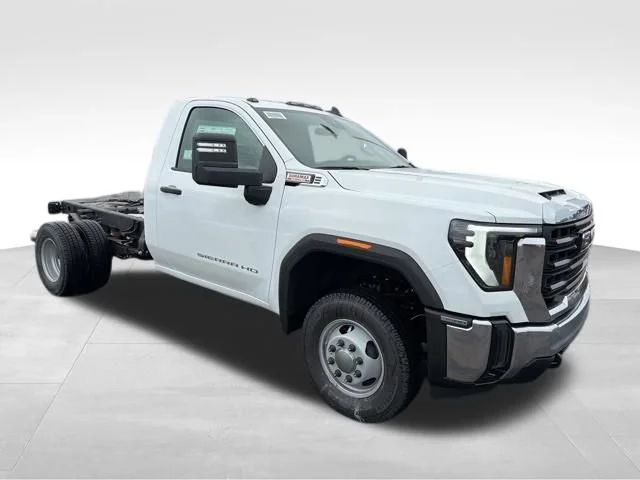 New 2026 Summit White GMC Pro image 7