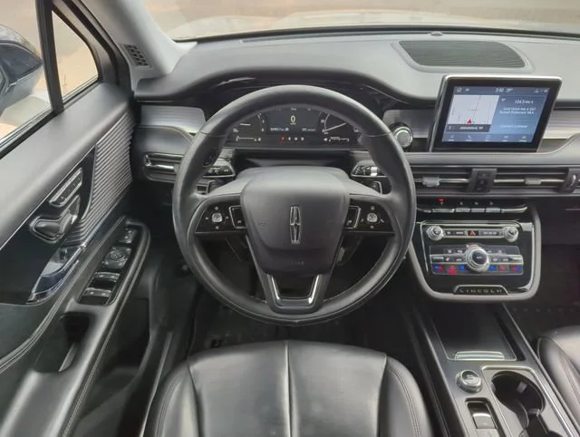 Used 2021 White Lincoln Standard image 34