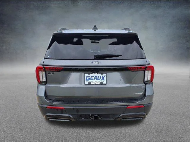 Used 2025 Gray Ford ST-Line image 6