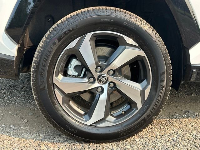 Used 2023 Ice Toyota SE image 11