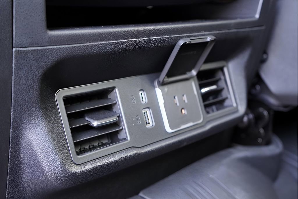 New 2026 Sterling Metallic GMC Elevation image 25