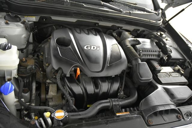 Used 2011 Silver Hyundai GLS image 36
