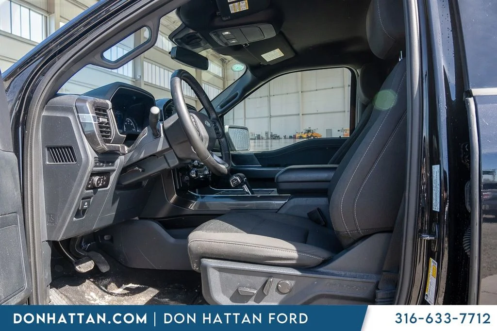 Used 2023 Black Ford XLT image 3