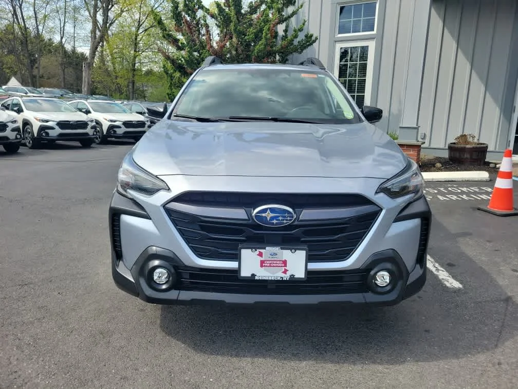 Used 2023 Ice Silver Metallic Subaru Premium image 8