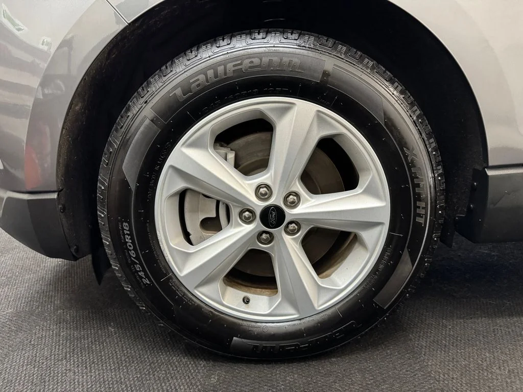 Used 2024 Gray Ford SE image 12
