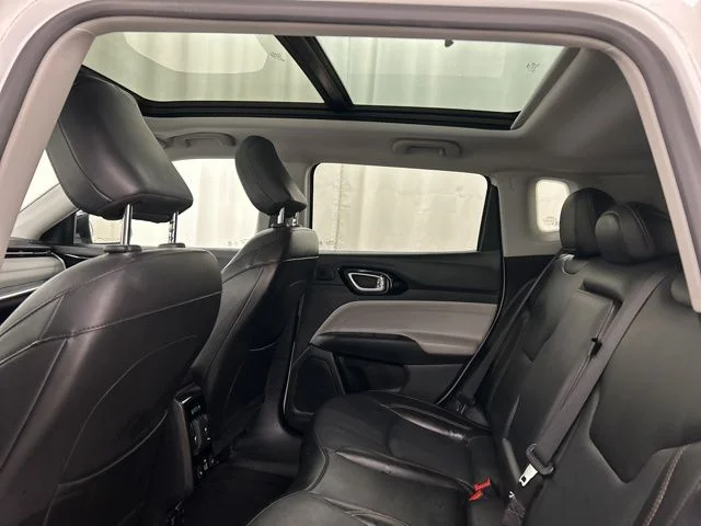 Used 2022 White Jeep Limited image 19