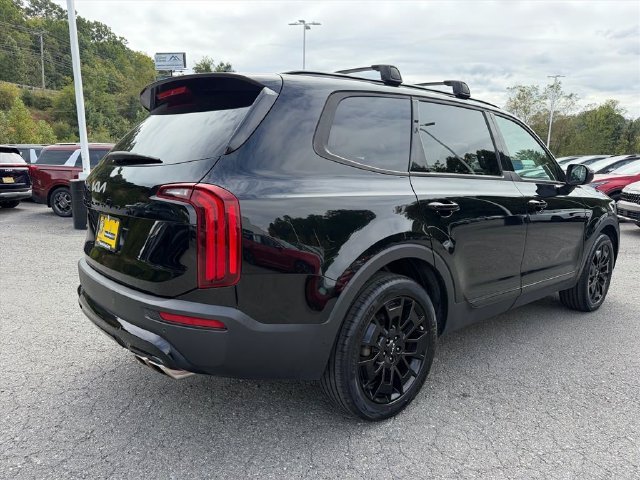 Used 2022 Black Kia EX image 14