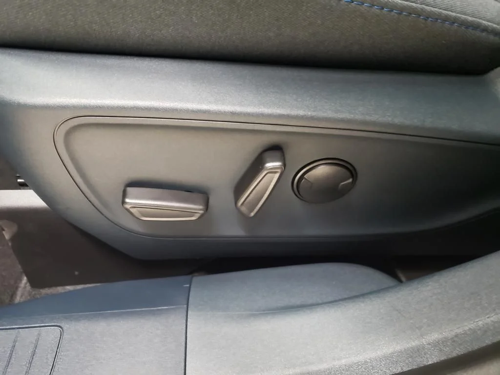 New 2025 Carbonized Gray Metallic Ford XLT image 20