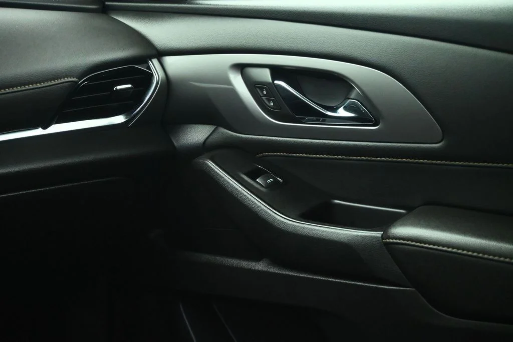Used 2019 Gray Chevrolet 3LT image 45
