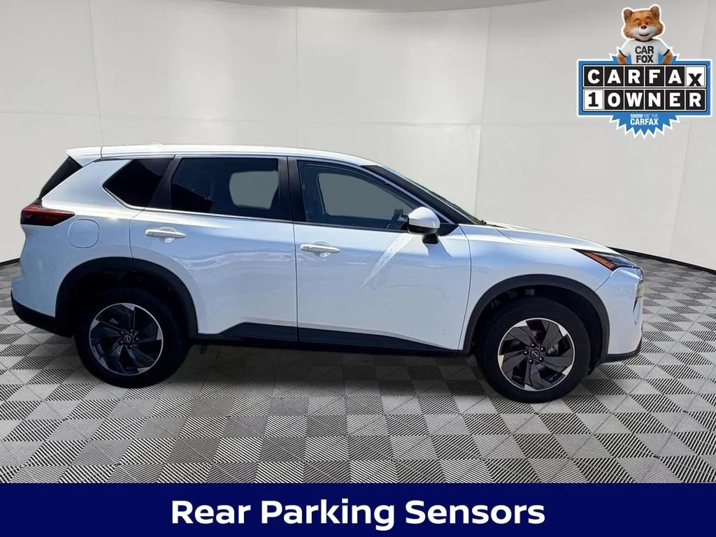 Used 2024 Pearl Nissan SV image 13