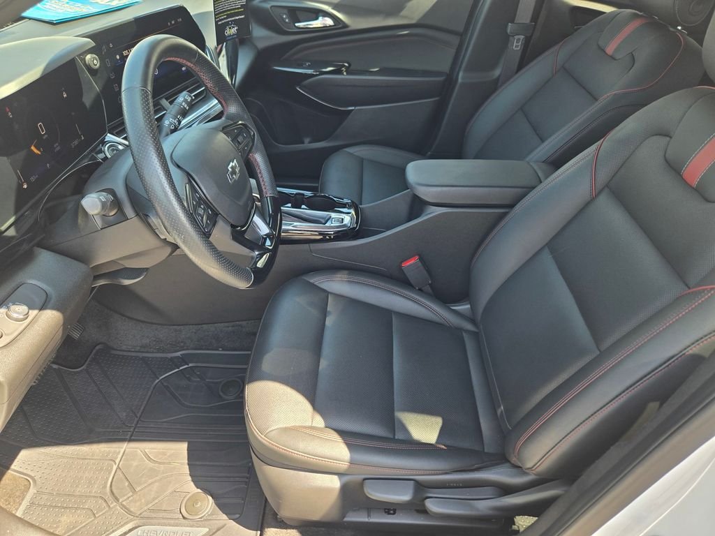 Used 2025 White Chevrolet 2RS image 11