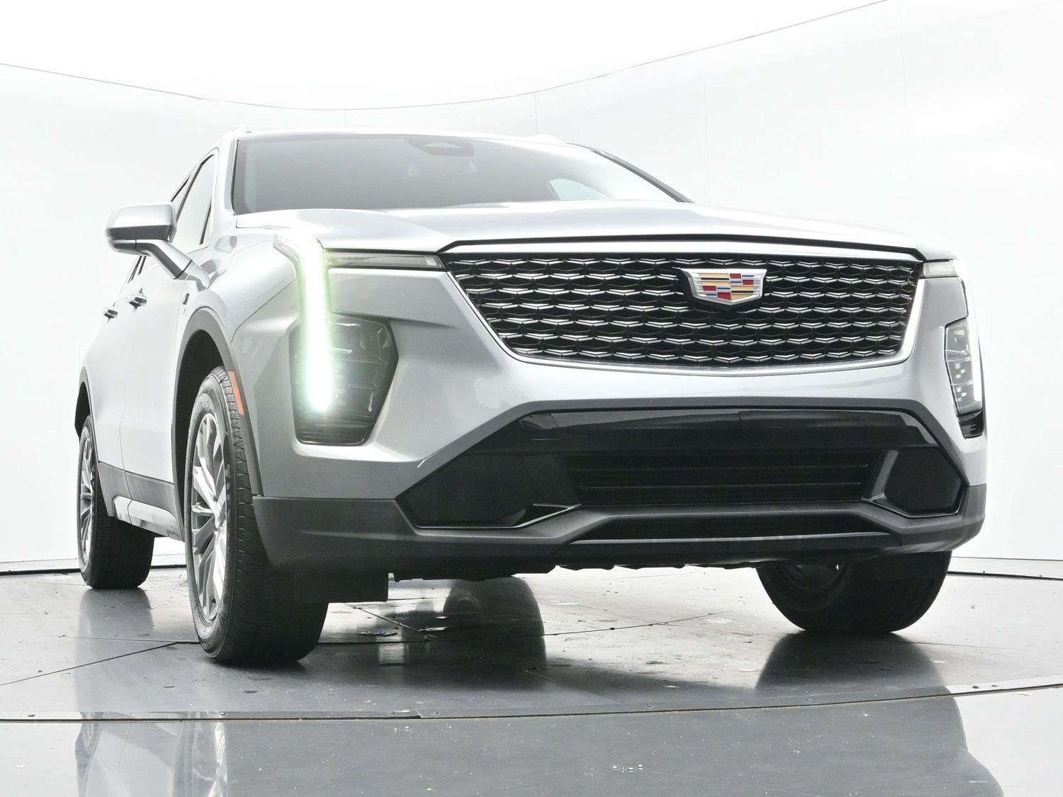 Used 2024 Argent Silver Metallic Cadillac Premium Luxury image 37