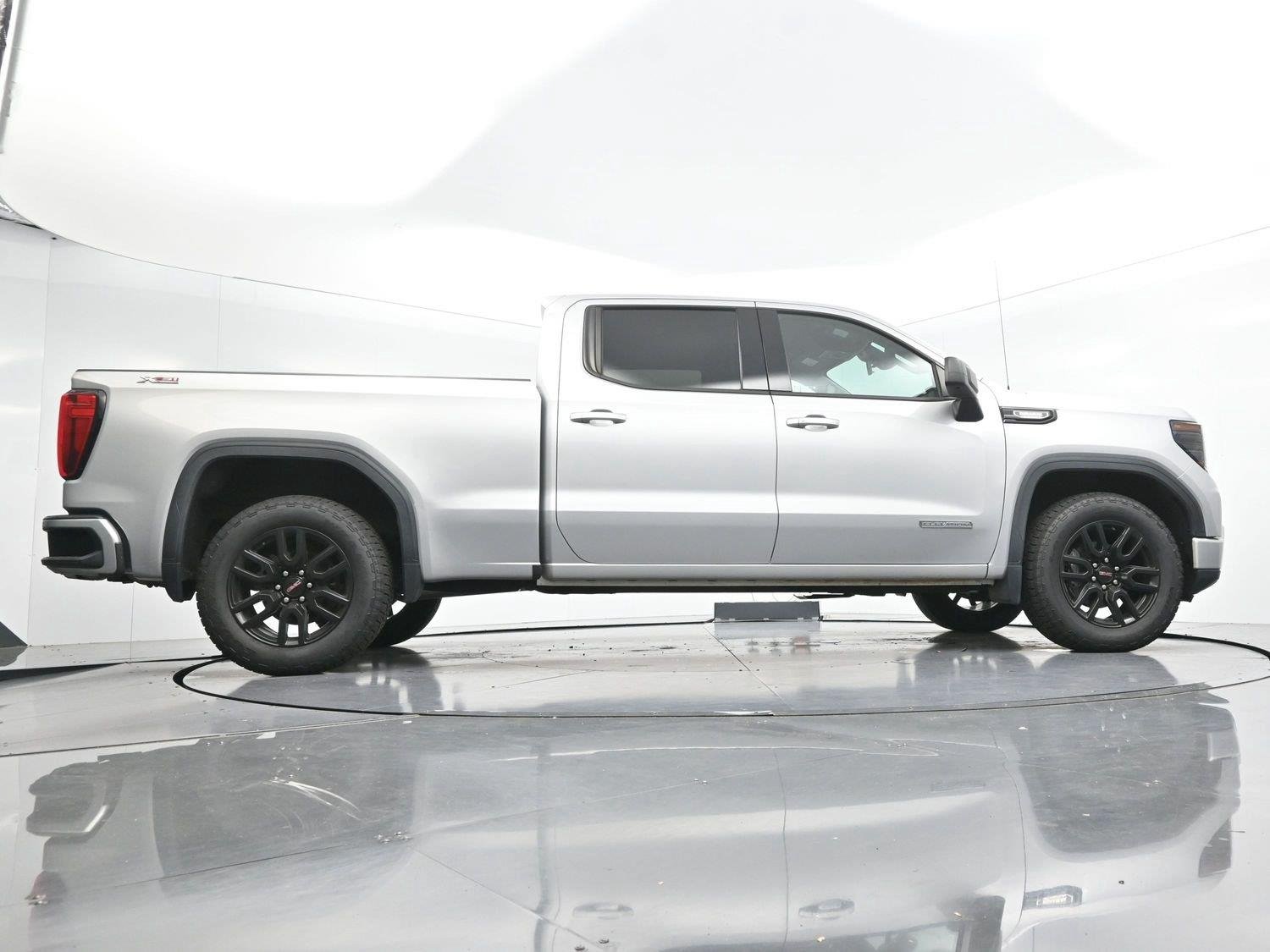Used 2022 Quicksilver Metallic GMC Elevation image 50