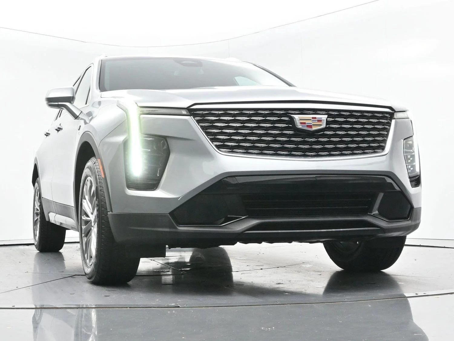Used 2024 Argent Silver Metallic Cadillac Premium Luxury image 37