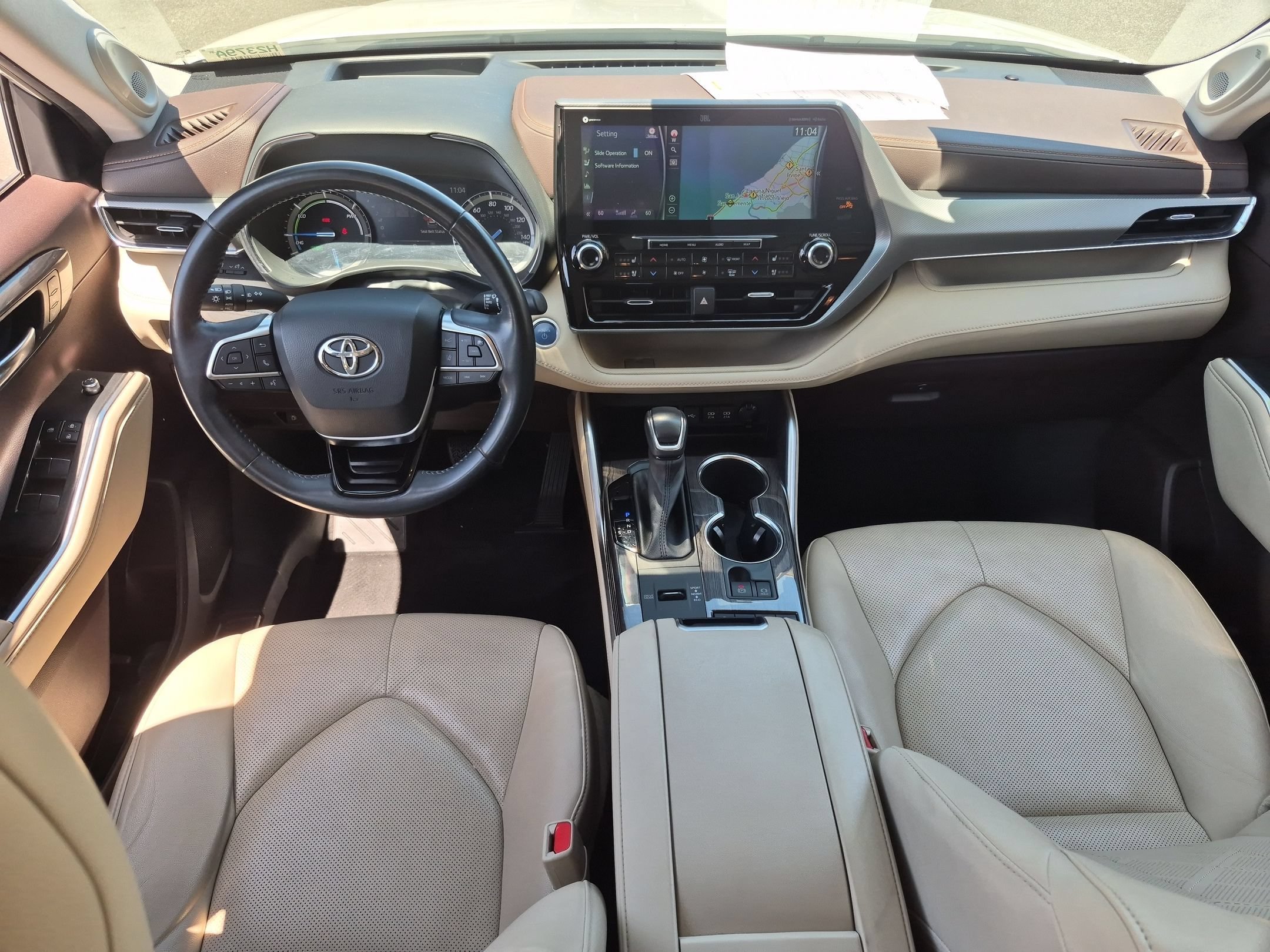 Used 2021 Blizzard Pearl Toyota Hybrid Platinum image 28