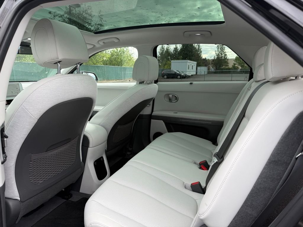 Used 2023 Abyss Black Hyundai Limited image 19