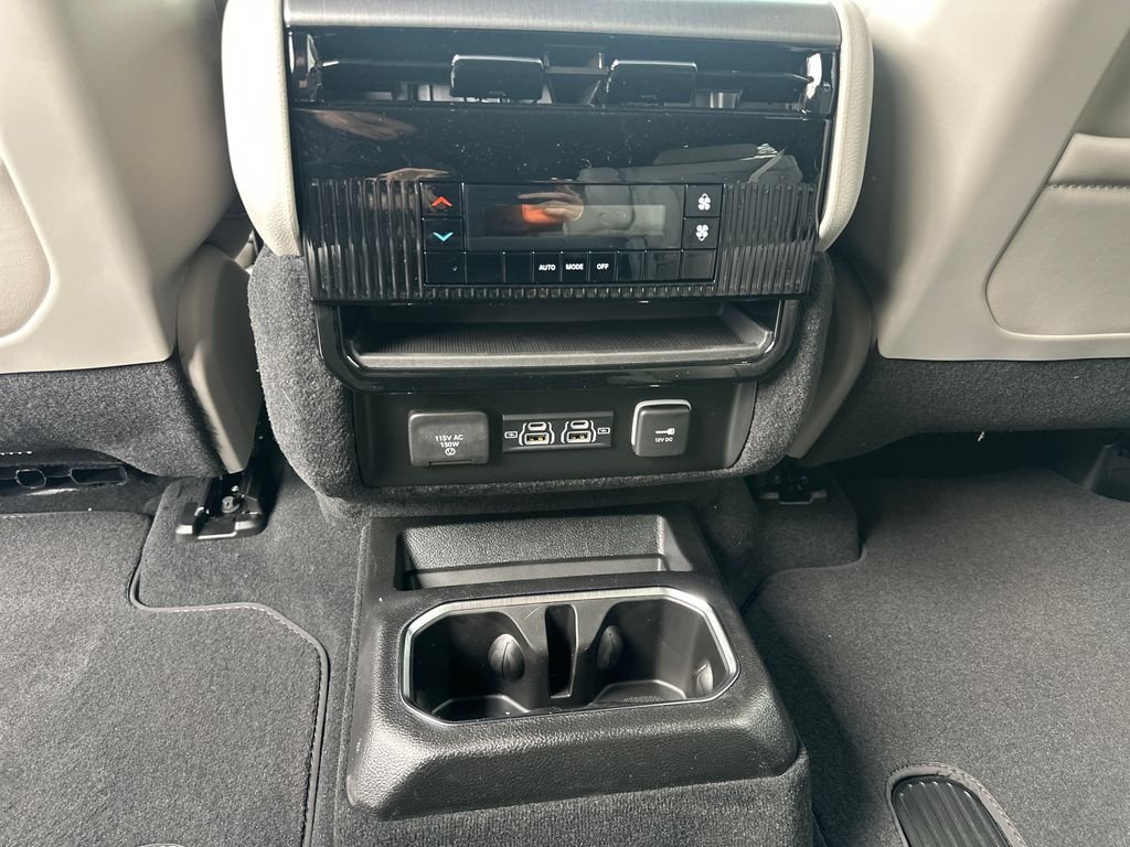New 2026 White/off-white Jeep  image 28