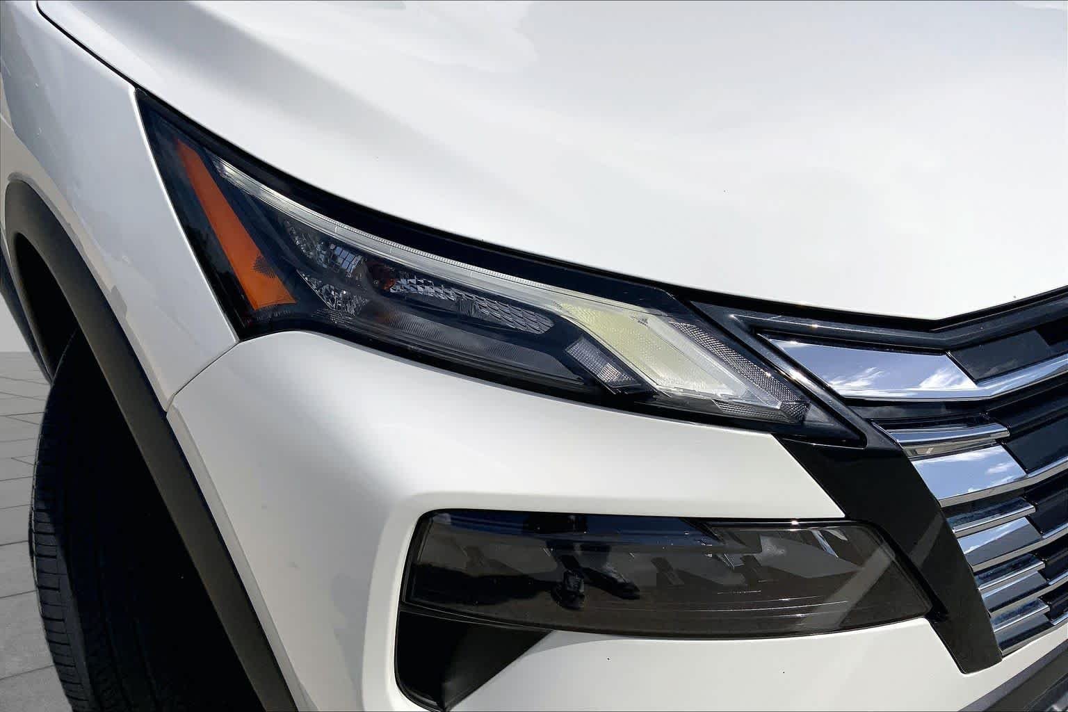 Used 2024 Glacier White Nissan S image 26