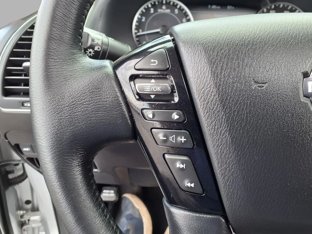 Used 2024 Silver Nissan SL image 13