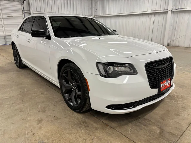 2023 Chrysler 300 Touring