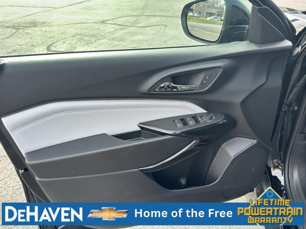 New 2026 Mosaic Black Metallic Chevrolet LT image 19