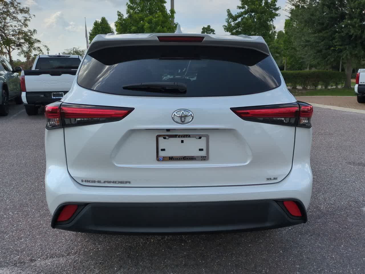 Used 2023 Wind Chill Pearl Toyota XLE image 5