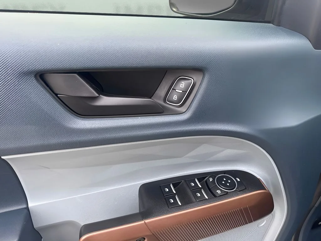 Used 2023 Silver Ford Lariat image 15