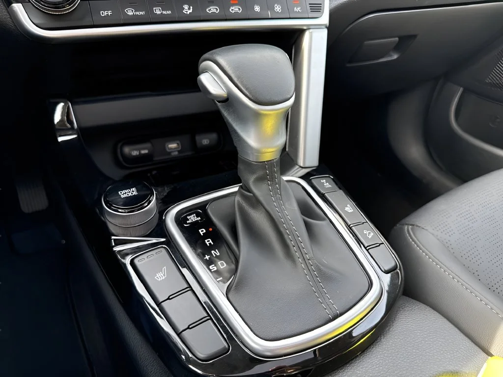 Used 2023  Kia EX image 19