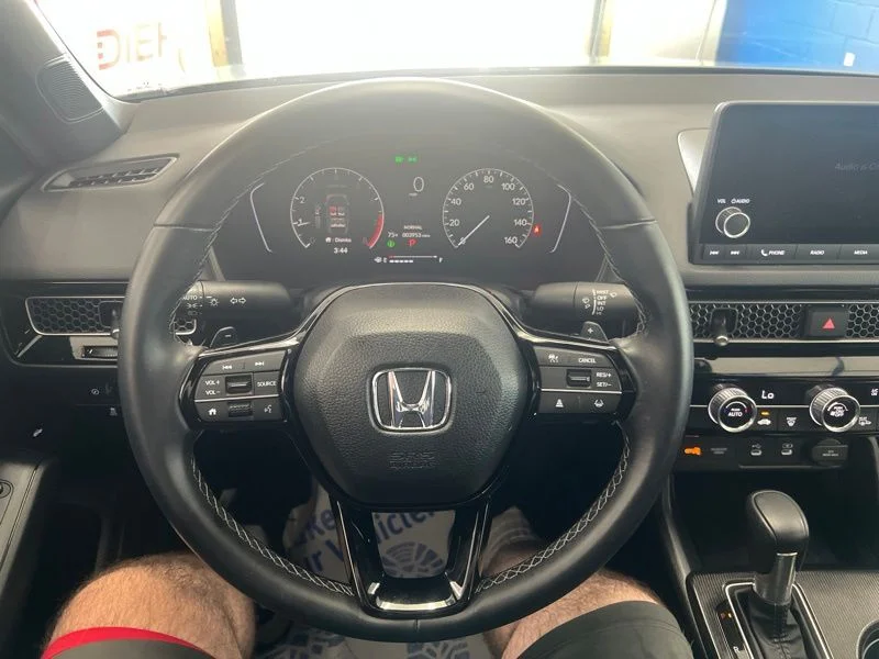 Used 2025  Honda Sport image 23