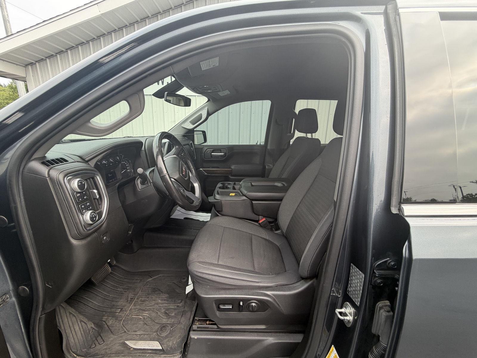 Used 2019 Dark Sky Metallic GMC SLE image 10