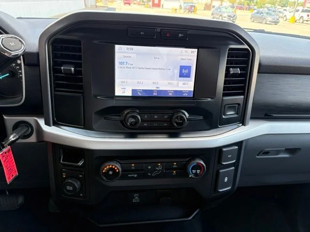 Used 2022  Ford XL image 14