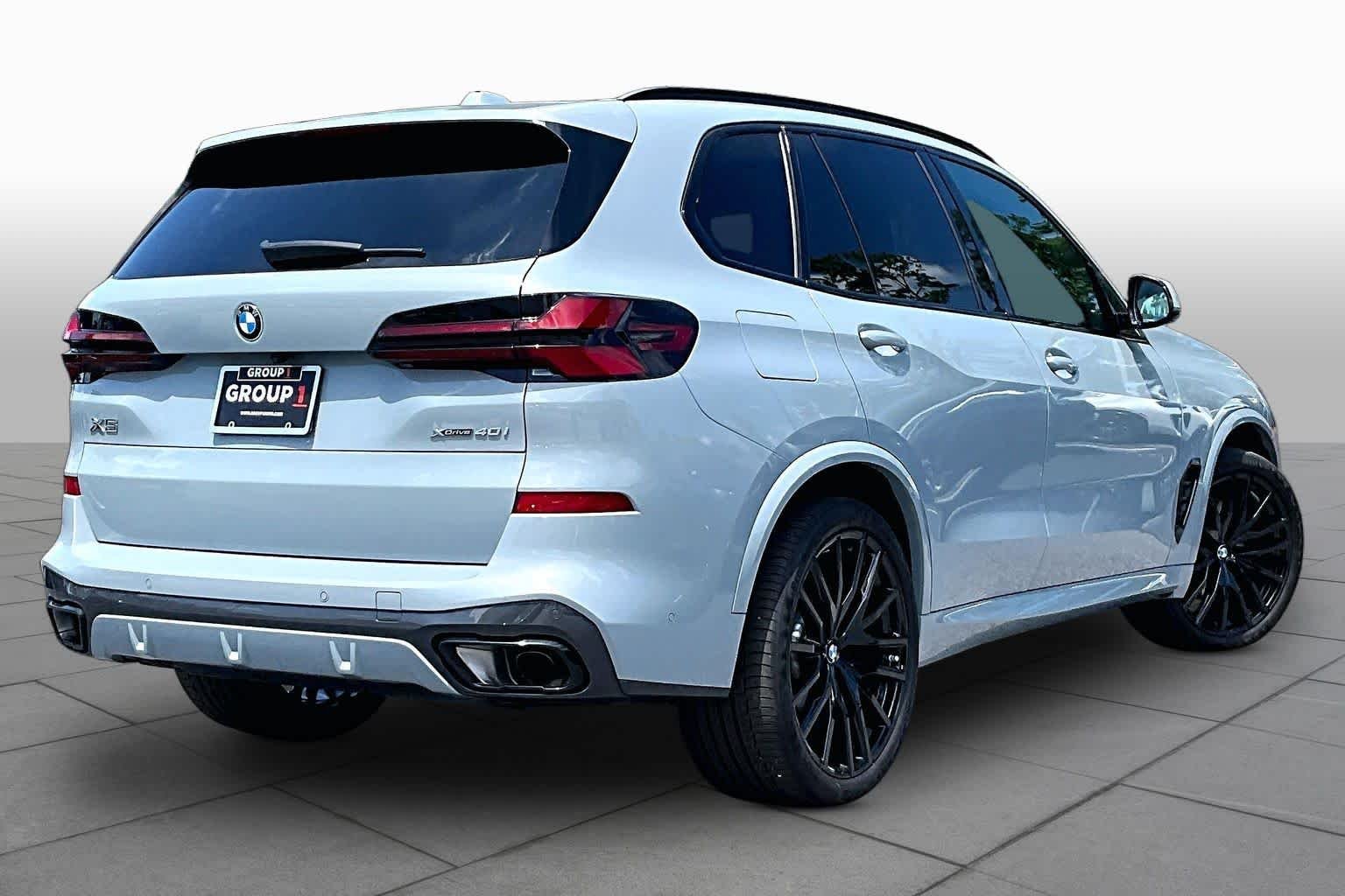 Used 2025 Brooklyn Grey Metallic BMW xDrive40i image 13