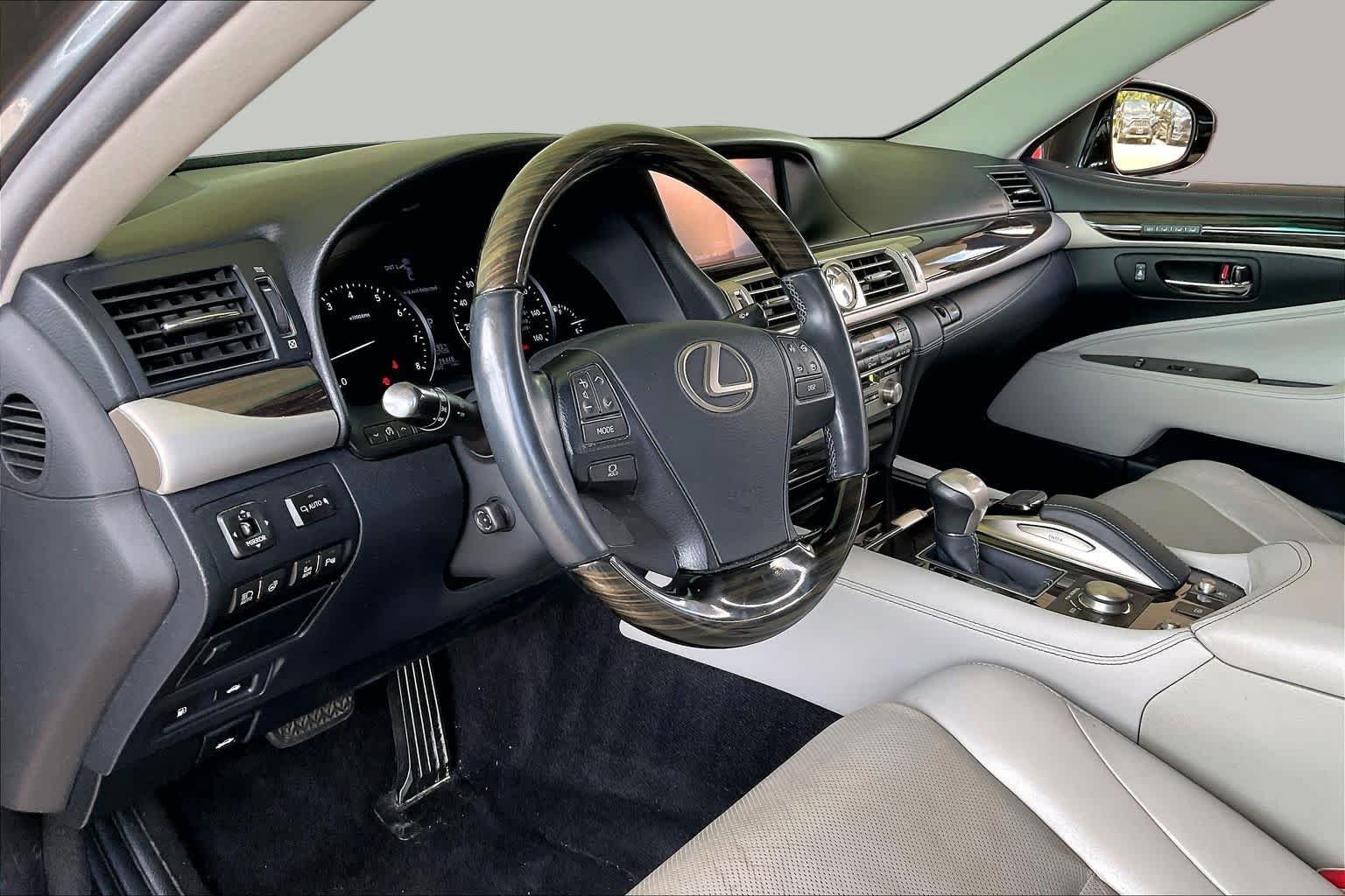 Used 2017 Nebula Gray Pearl Lexus  image 16