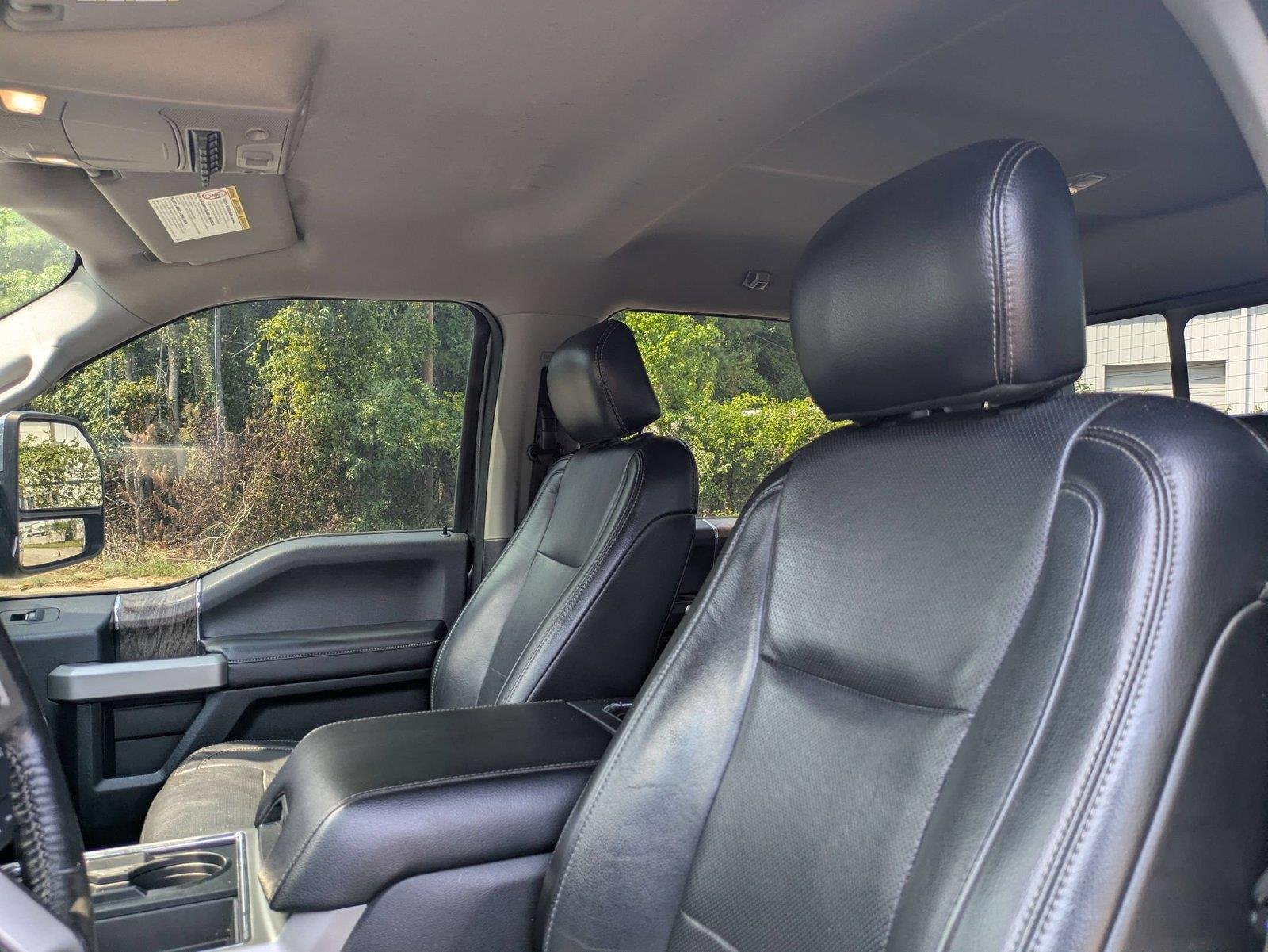 Used 2018 Magnetic Metallic Ford LARIAT image 14