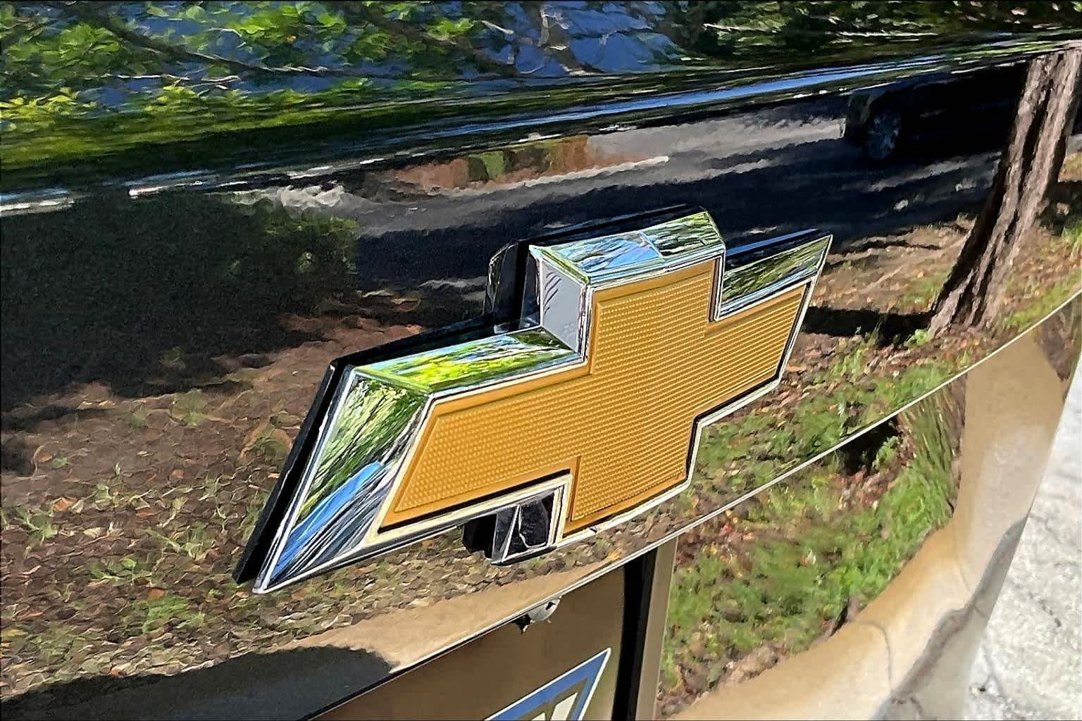 Used 2022 Iron Gray Metallic Chevrolet LT image 9