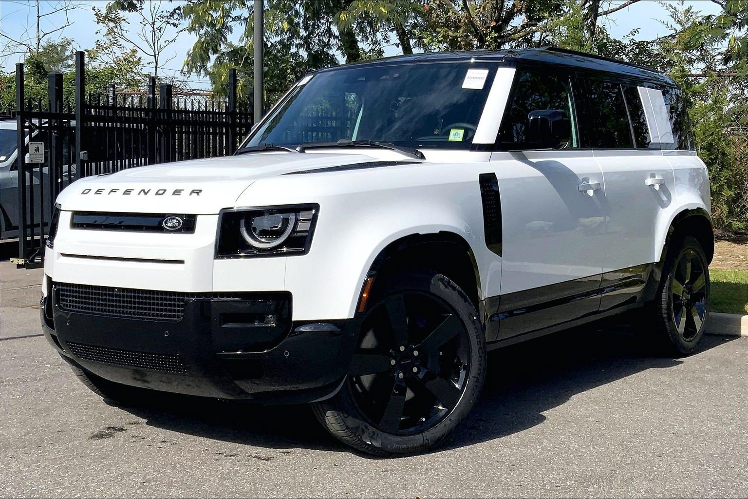 New 2026 Fuji White Land Rover X-Dynamic SE image 1