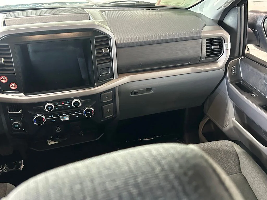 Used 2025 Oxford White Ford XLT image 11