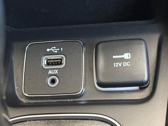 Used 2022 White Jeep Trailhawk image 7