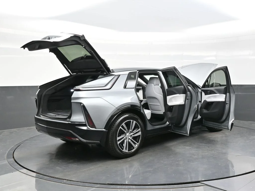 Used 2024 Silver Cadillac Luxury image 45